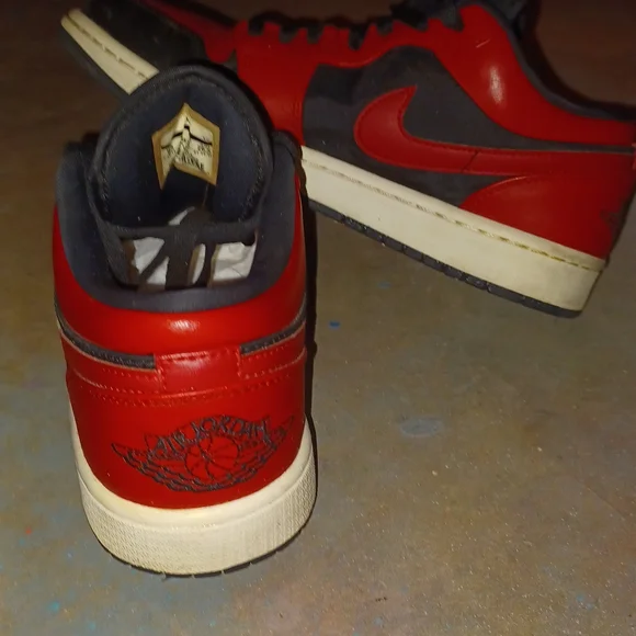 Retro Jordan 1s low's - Picture 8 of 9
